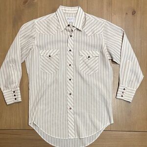 Vintage 70’s Wrangler red pearl snap shirt